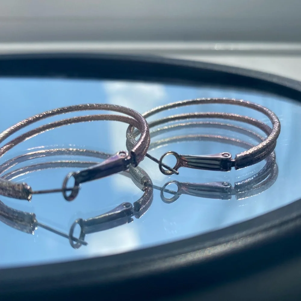 Hoop earrings - Picture 3 of 12